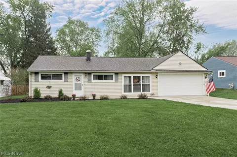 1924 Westwood Dr, Twinsburg, OH 44087