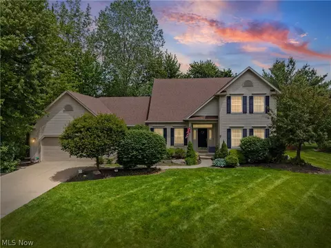 32194 Teasel Ct, Avon Lake, OH 44012