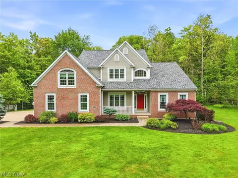 815 Centerville Trl, Aurora, OH 44202