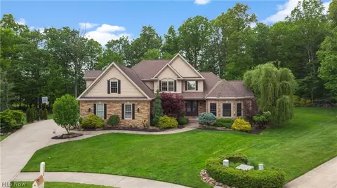 6424 Highland Green Dr, Medina, OH 44256