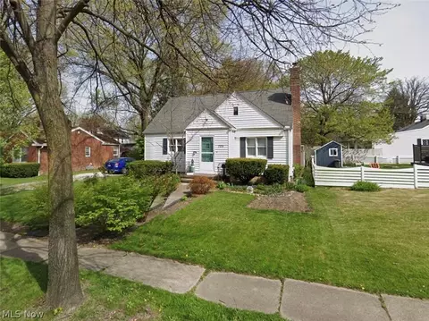 725 Broad Blvd, Cuyahoga Falls, OH 44221