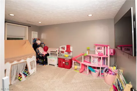 8026 Garnet Ave NE, Canton, OH 44721 photo 24