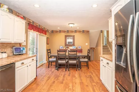 8026 Garnet Ave NE, Canton, OH 44721 photo 13