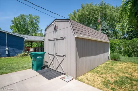 8026 Garnet Ave NE, Canton, OH 44721 photo 38