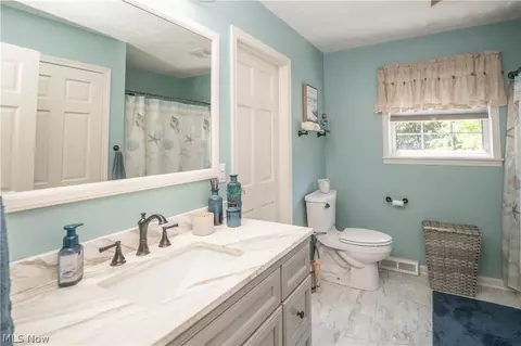 8026 Garnet Ave NE, Canton, OH 44721 photo 20