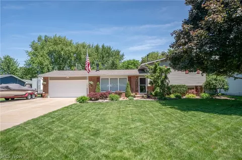 8026 Garnet Ave NE, Canton, OH 44721