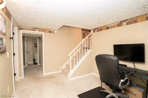 8026 Garnet Ave NE, Canton, OH 44721 photo 23