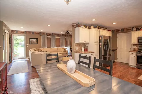 8026 Garnet Ave NE, Canton, OH 44721 photo 8