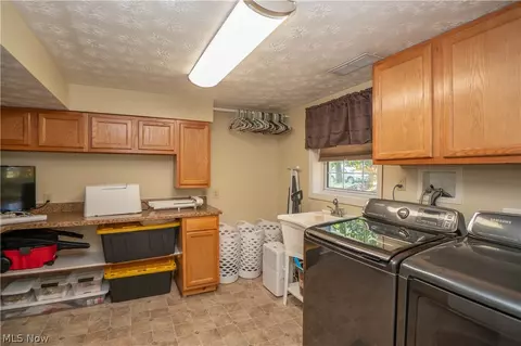 8026 Garnet Ave NE, Canton, OH 44721 photo 25
