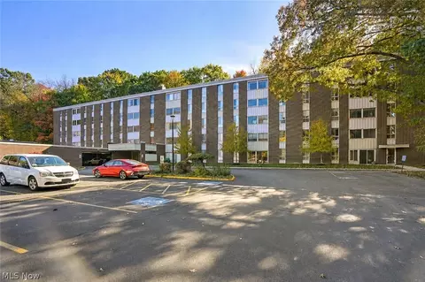 3068 Kent Rd #206, Stow, OH 44224