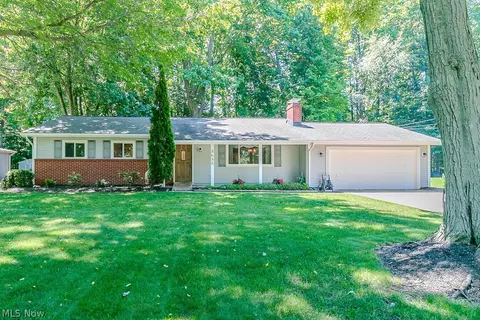8688 Marjory Dr, Mentor, OH 44060