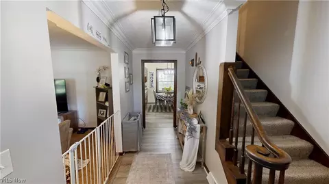 Entry Way - 318 Ingram Dr, Boardman, OH 44512 photo 1 of 2