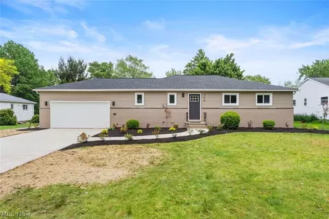 759 Cheriton Dr, Highland Heights, OH 44143