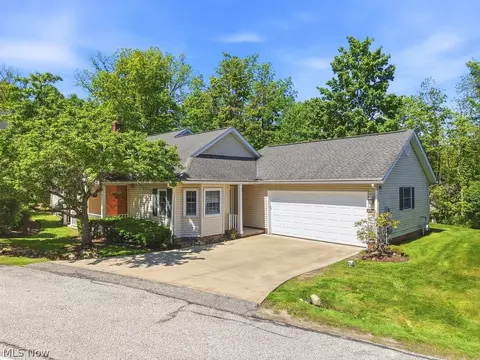1715 Windrow Ln, Broadview Heights, OH 44147