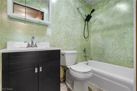 Bath - 15494 Wheeler Rd, Lagrange, OH 44050 photo 2 of 2