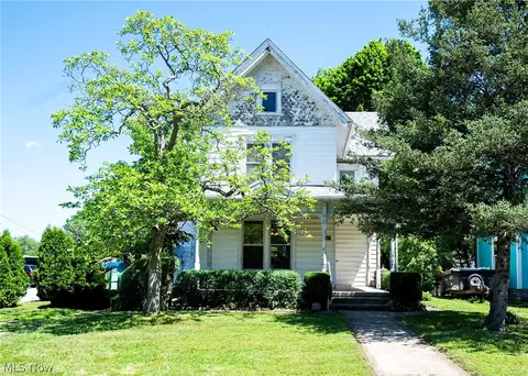 247 247 12 Ray Ave NW, New Philadelphia, OH 44663