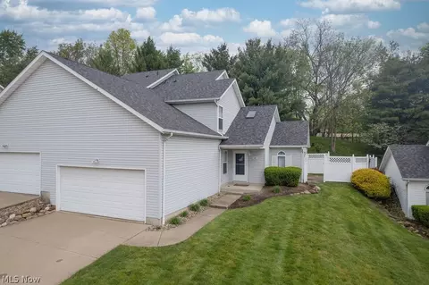 566 Hilltop Ter, Tallmadge, OH 44278