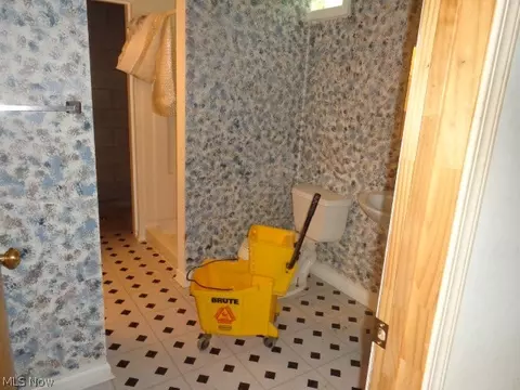 Bath - 308 Samuel St, Elyria, OH 44035 photo 2 of 2