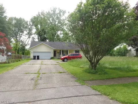 308 Samuel St, Elyria, OH 44035
