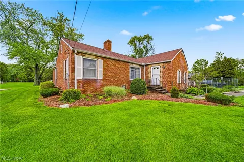 Other - 725 Chestnut Rd, Seven Hills, OH 44131 photo 10 of 11