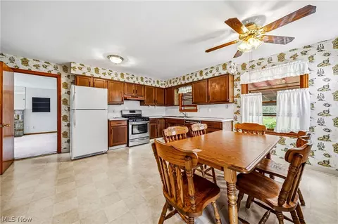 Kitchen - 725 Chestnut Rd, Seven Hills, OH 44131 photo 1 of 1