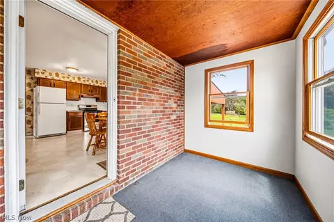 Entry Way - 725 Chestnut Rd, Seven Hills, OH 44131 photo 1 of 4