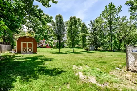 Exterior - 7639 Chillicothe Rd, Mentor, OH 44060 photo 10 of 13