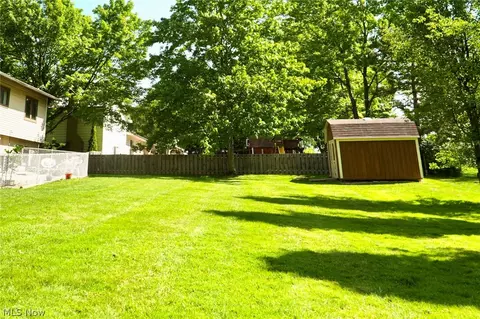 Exterior - 7639 Chillicothe Rd, Mentor, OH 44060 photo 6 of 13