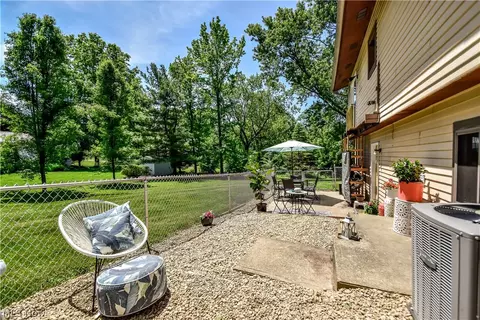Exterior - 7639 Chillicothe Rd, Mentor, OH 44060 photo 5 of 13