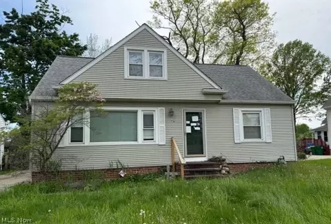 736 E 305th St, Willowick, OH 44095
