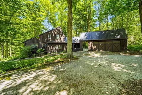 4233 N Forest Ridge Dr, Ashtabula, OH 44004