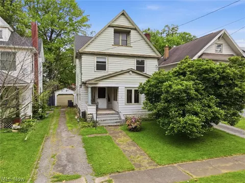 1221 Florencedale Ave, Youngstown, OH 44505