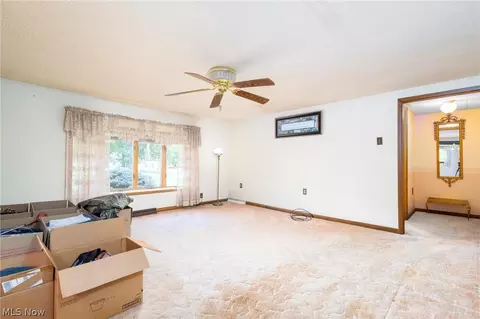 Living - 105 Crabapple Ln, Hammondsville, OH 43930 photo 2 of 4