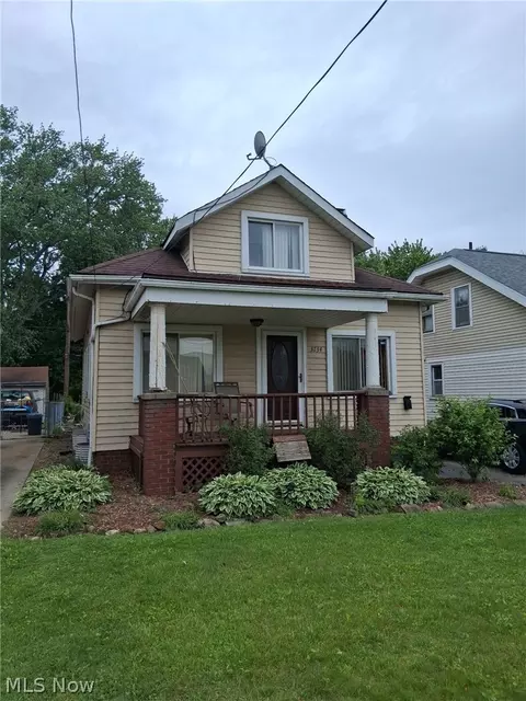 3734 W 128th St, Cleveland, OH 44111