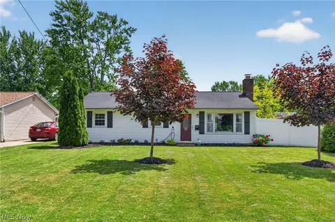 7570 Pinehurst Dr, Mentor On The Lake, OH 44060
