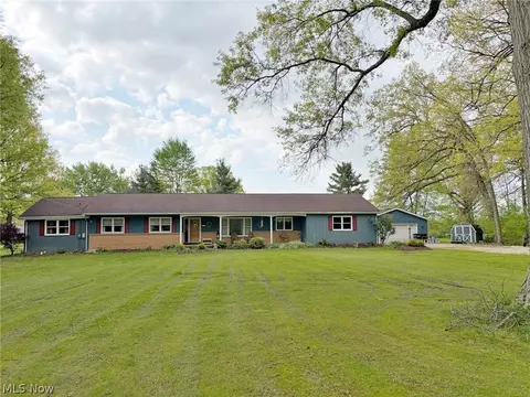 11449 Island Creek Dr, Beloit, OH 44609