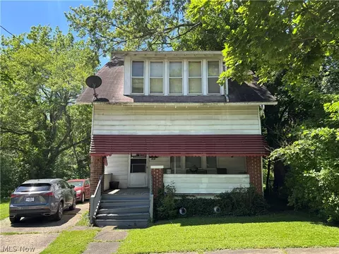 818 Euclid Ave, Akron, OH 44307