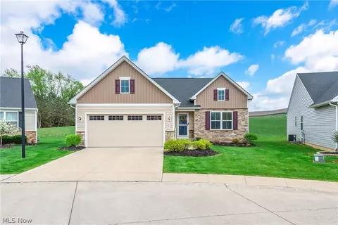 307 Pebble Creek Ct, Amherst, OH 44001