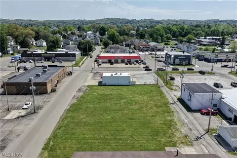 Vine Street, Coshocton, OH 43812