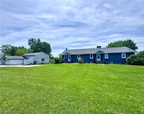 887-889 Colony Dr, Aurora, OH 44202