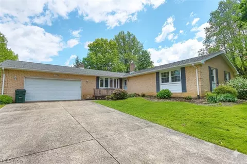 1740 Washington Blvd, Louisville, OH 44641