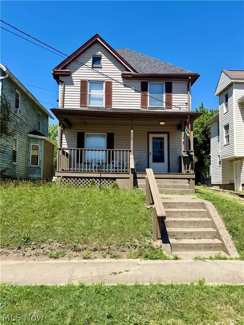 909 Clarendon Ave SW, Canton, OH 44710