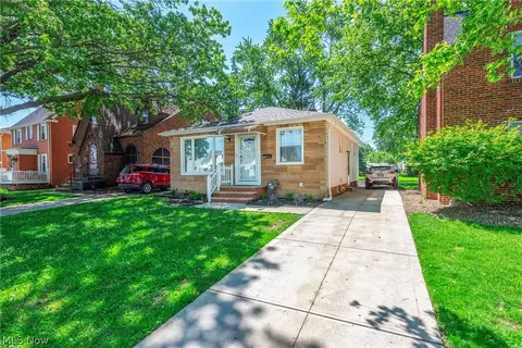 6215 Morningside Dr, Parma, OH 44129
