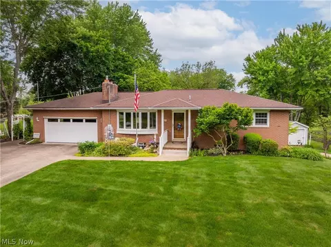 11385 William Penn Ave NE, Hartville, OH 44632