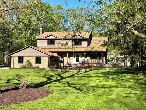 7447 Mclellan Dr, Bedford, OH 44146
