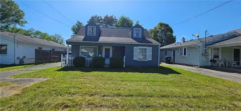 52 N Navarre Ave, Youngstown, OH 44515