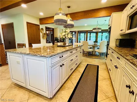 35560 Ridgeway Ln, Willoughby, OH 44094 photo 16