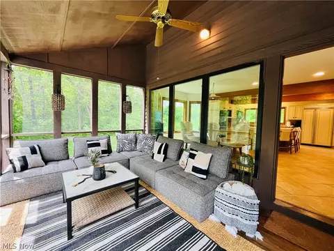 35560 Ridgeway Ln, Willoughby, OH 44094 photo 18