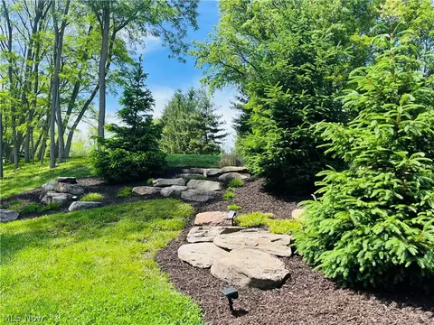 35560 Ridgeway Ln, Willoughby, OH 44094 photo 6