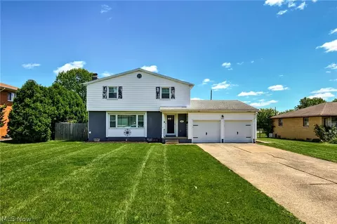 2493 Birchwood Dr, Austintown, OH 44515